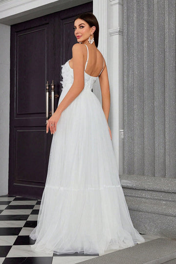 Ivoire plissé une ligne spaghetti bretelles robe de mariée longue
